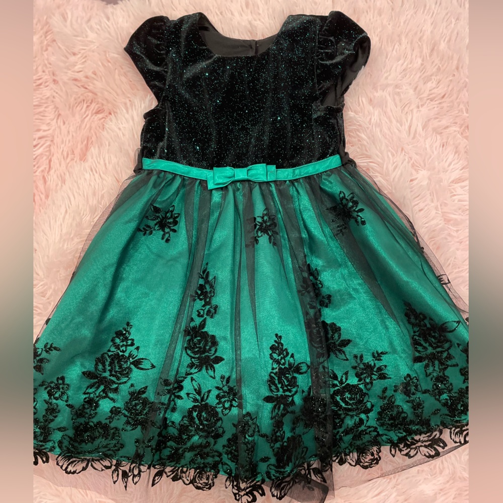 Beautiful Jona Michelle holiday or special occasion dress - size 5